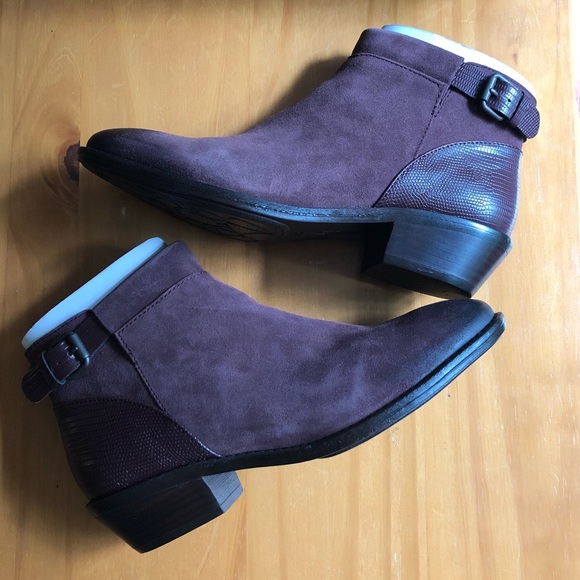⭐️SALE!⭐️ Sofft Vasanti Bootie - Berry Suede - Picture 2 of 8